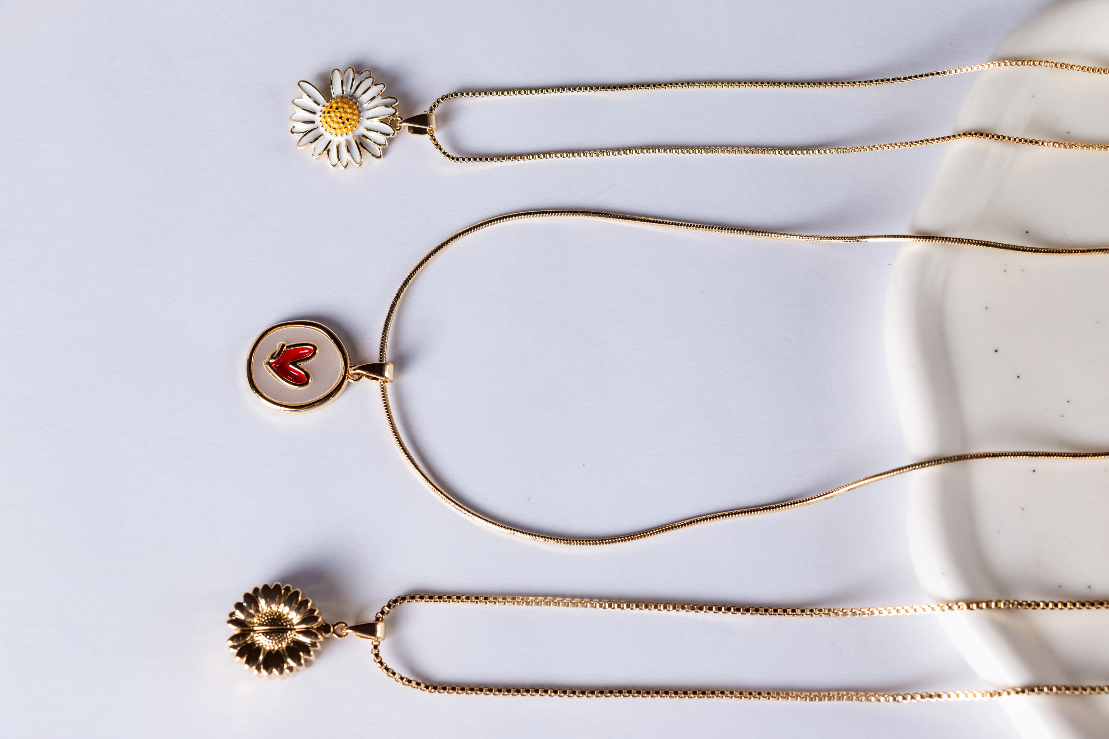 collares — variedad de dijes